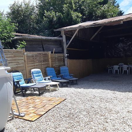 La Java Saint-Cyran-du-Jambot Exteriör bild